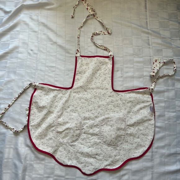Jessie Steele Cherry Pattern Retro Skirted Bib Apron - Picture 9 of 10